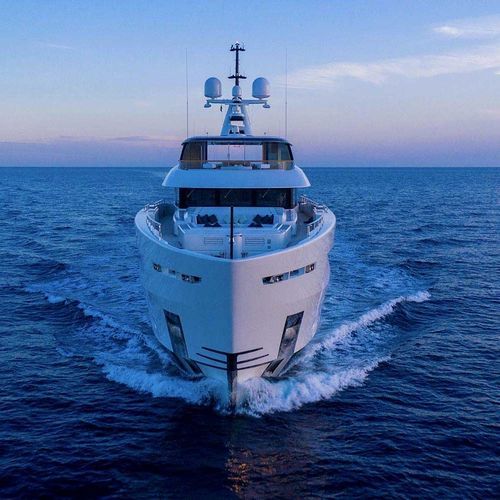Megayacht für Kreuzfahrten - C - Baglietto spa - Raised Pilothouse