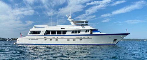 Sportfischer-Superyacht - LAD - Burger Boat Company - für Kreuzfahrten / Flybridge / 4 Kabinen