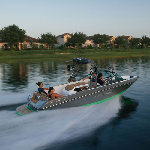 Innenborder-Runabout - 200 - Nautique Boat Company - mit Doppelkonsole / Bowrider / Open