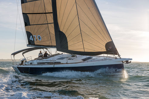 Segelboot für Kreuzfahrten - 470 - Dufour Yachts - 3 Kabinen / 4 Kabinen / 6 Kojen