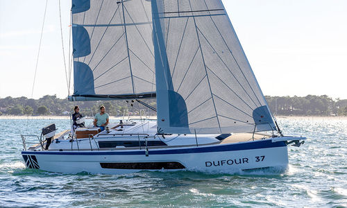 Segelboot / Ocean Racing - 37 - Dufour Yachts - 3 Kabinen / 2 Kabinen / 6 Kojen