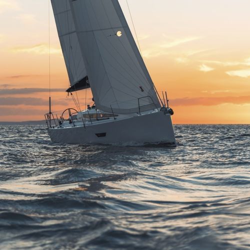 Segelboot für Fahrten- und Regattasegeln - E4 - Elan d.o.o. - Regatta / 3 Kabinen / 2 Kabinen