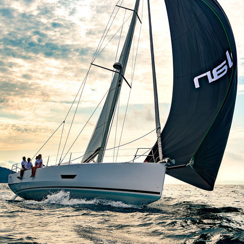 Segelboot für sportliches Fahrtensegeln - E5 - Elan d.o.o. - für Fahrten- und Regattasegeln / Regatta / 3 Kabinen