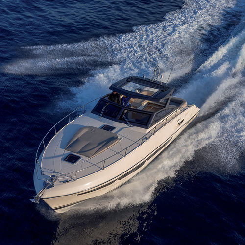 Express-Cruiser / Innenborder - 44 - Fiart Mare - zweimotorig / Open / mit Doppelkonsole
