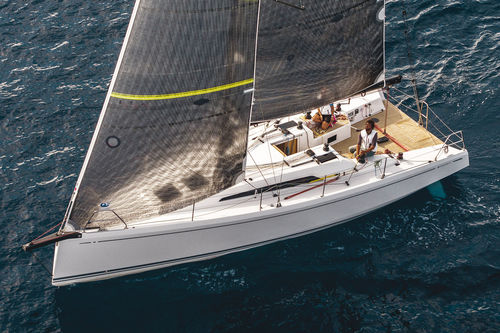 Segelboot für Fahrten- und Regattasegeln - GS 34 - Grand Soleil Yachts - Ocean Racing / 2 Kabinen / 4 Kojen