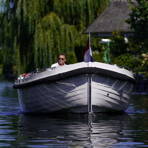 Offenes Boot / Innenborder - Intender 780 - Interboat - Open / mit Mittelkonsole / max. 9 Personen