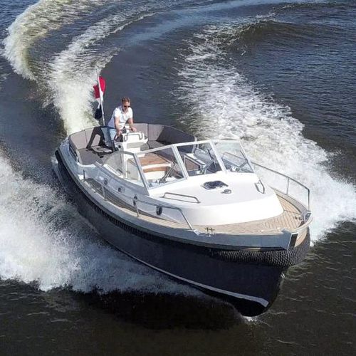 Cabin-Cruiser / Innenborder - Intercruiser 27 - Interboat - Open / mit Mittelkonsole / Kanal