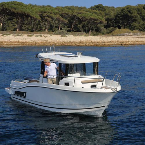 Cabin-Cruiser / Außenborder - MERRY FISHER 795 SPORT - Jeanneau - Motorboats - mit Steuerhaus / schnell / Sportfischer