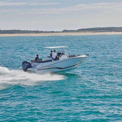 Außenborder-Konsolenboot - CAP CAMARAT 7.5 CC - Jeanneau - Motorboats - mit Mittelkonsole / Sportfischer / max. 9 Personen