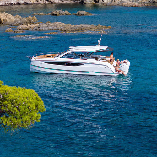 Cabin-Cruiser / Katamaran - TH38 - Jeanneau - Motorboats - Außenborder / Benzin / zweimotorig