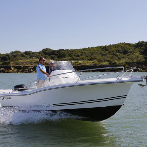 Außenborder-Konsolenboot - 210 CC Origin - White-shark - mit Mittelkonsole / max. 7 Personen / Sonnendeck