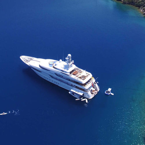 Luxus-Megayacht / für Kreuzfahrten - OASIS - Lurssen Yachts - Raised Pilothouse / Verdränger