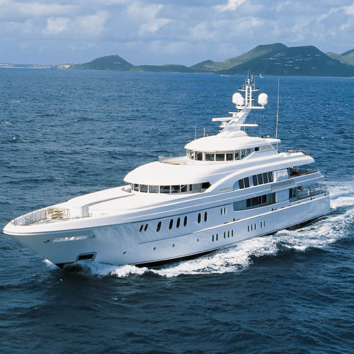 Luxus-Megayacht / für Kreuzfahrten - PODIUM - Lurssen Yachts - Raised Pilothouse / Verdränger