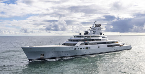 Megayacht für Kreuzfahrten - Dragonfly - Lurssen Yachts - Raised Pilothouse / elektrisch / POD-Antrieb