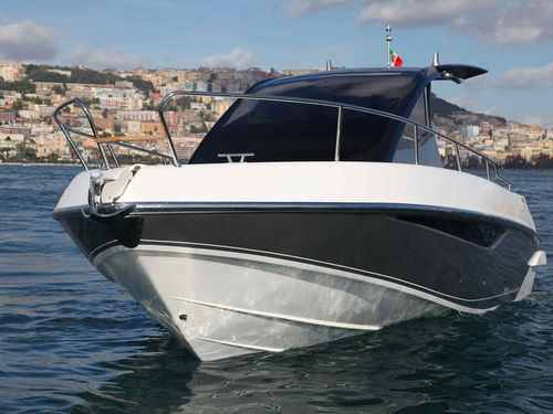 Express-Cruiser / Innenborder - 30 GT - Nautica Salpa - zweimotorig / Hardtop / max. 10 Personen