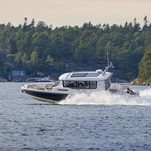 Außenborder-Konsolenboot - Commuter 9 - Nimbus - Innenborder / Diesel / mit geschlossenem Cockpit