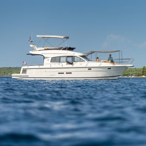 Express-Cruiser / Innenborder - 405  - Nimbus - zweimotorig / Flybridge / für Kreuzfahrten