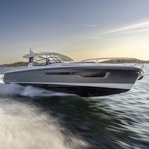 Express-Cruiser / Innenborder - Weekender 11 - Nimbus - zweimotorig / Softtop / max. 12 Personen