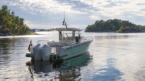 Express-Cruiser / Außenborder - T 42 - Nimbus - zweimotorig / Softtop / Sport