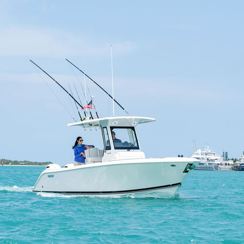 Außenborder-Konsolenboot - S 268 - Pursuit Boats - zweimotorig / mit Mittelkonsole / Sport