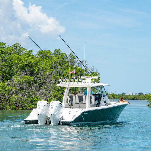 Express-Cruiser / Außenborder - S 358 - Pursuit Boats - Open / mit Mittelkonsole / Sport