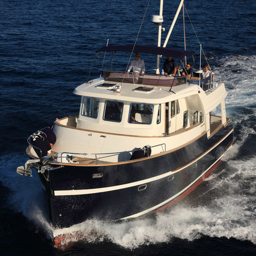 Innenborder-Trawler - 47 - Rhea Marine - Diesel / Verdränger / Flybridge
