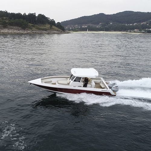 Express-Cruiser / Außenborder - 33 Offshore - Rodman - zweimotorig / Open / mit Mittelkonsole