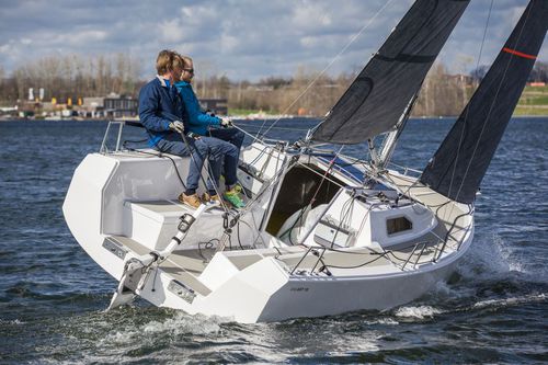 Segelboot für Kreuzfahrten - 19 - SailArt - Daysailer / 4 Kojen / Bugspriet