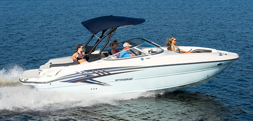 Deck-Boat / Innenborder - 235LR - Stingray Boats - mit Doppelkonsole / Wasserski / max. 12 Personen