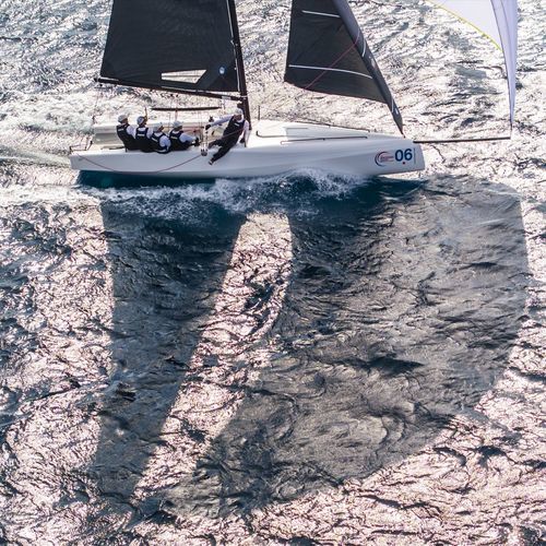 Regatta-Segelboot - ClubSwan 28 - Nautor Swan - One Design / mit einziehbarem Kiel / Bugspriet