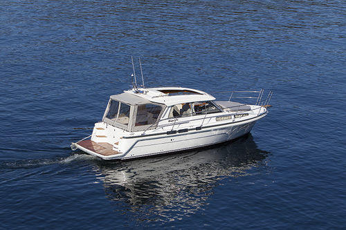Express-Cruiser / Innenborder - SAGA 320 SUNTOP - Saga boats - Hardtop