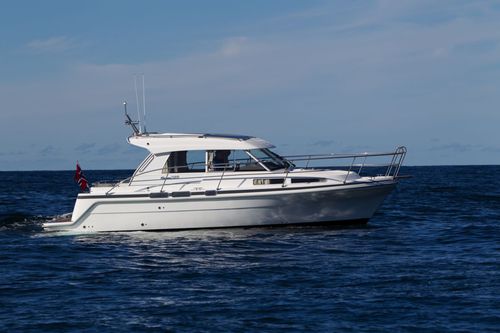 Express-Cruiser / Innenborder - SAGA 325 - Saga boats - Diesel / Hardtop