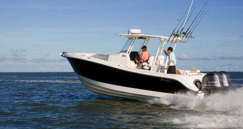 Außenborder-Konsolenboot - 280 CC - EdgeWater Power Boats - zweimotorig / mit Mittelkonsole / Sportfischer