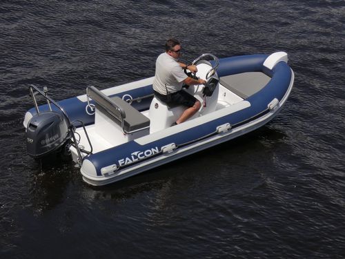 Außenborder-Schlauchboot - 450 - Falcon Inflatables - zweimotorig / RHIB / mit Mittelkonsole