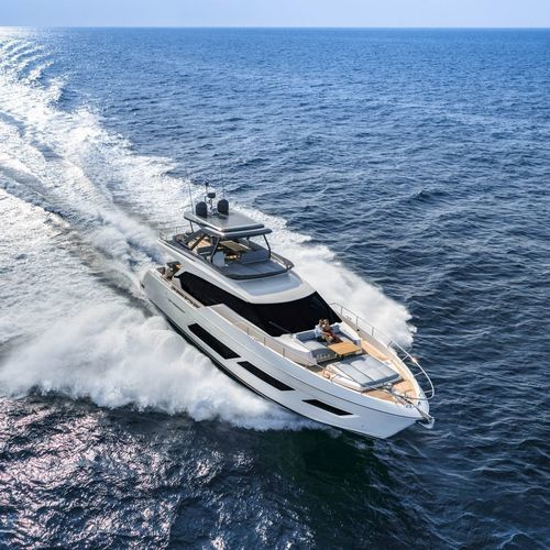 Motoryacht für Kreuzfahrten - 720 - Ferretti Yachts - Flybridge / 3 Kabinen