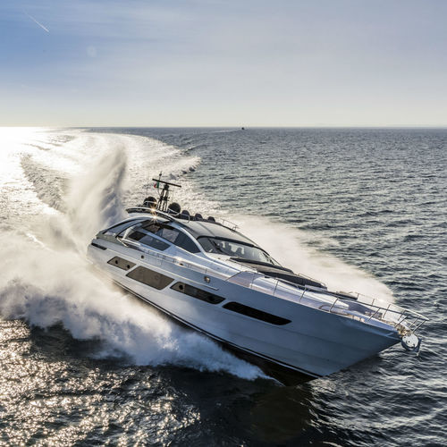 Motoryacht für Kreuzfahrten - 9X - Pershing - 4 Kabinen