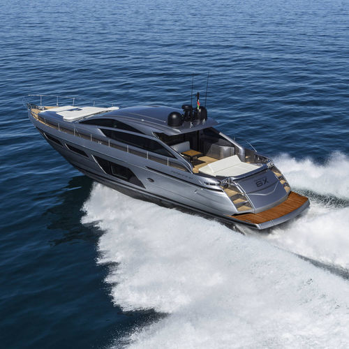 Motoryacht für Kreuzfahrten - 6X - Pershing - Hardtop / V-Drive / 3 Kabinen
