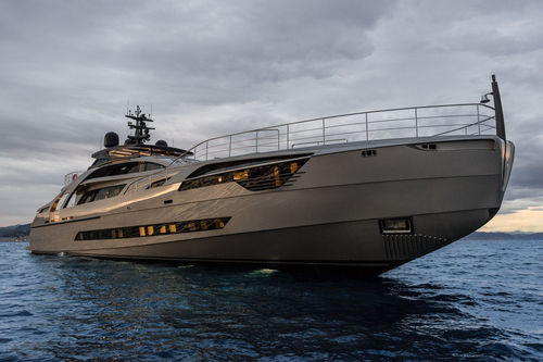 Schnelle Superyacht - 140 - Pershing - Flybridge / 5 Kabinen / Aluminium