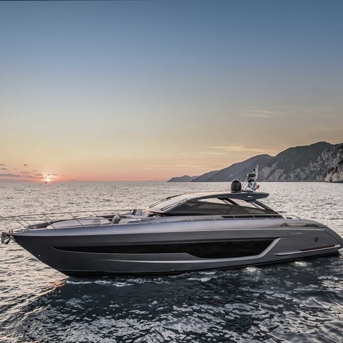 Motoryacht für Kreuzfahrten - 68' DIABLE - Riva - Hardtop / V-Drive / 3 Kabinen