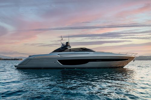 Motoryacht für Kreuzfahrten - 76' BAHAMAS SUPER - Riva - Open / mit Doppelkonsole / V-Drive