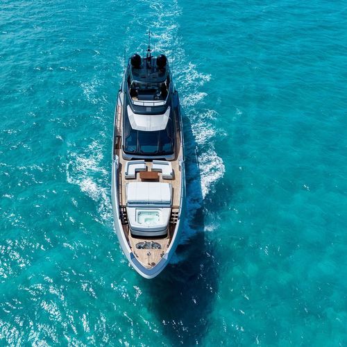 Superyacht für Kreuzfahrten - 130' BELLISSIMA - Riva - Flybridge / 5 Kabinen / GFK