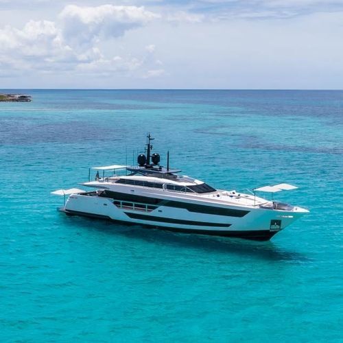 Superyacht für Kreuzfahrten - 120' - Custom Line Yacht - Flybridge / 5 Kabinen / GFK