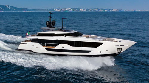 Superyacht für Kreuzfahrten - Navetta 33 - Custom Line Yacht - mit Steuerhaus / Shaft-Drive / Halbgleiter