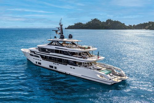 Megayacht für Kreuzfahrten - 50 - Custom Line Yacht - amerikanisch / Raised Pilothouse / 5 Kabinen