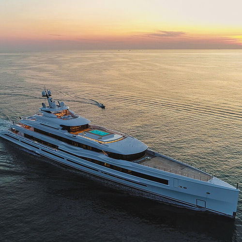 Megayacht für Kreuzfahrten - LANA - Benetti - Raised Pilothouse / 8 Kabinen / mit Pool