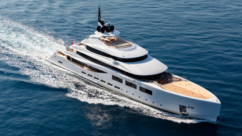 Megayacht für Kreuzfahrten - ALFA - Benetti - Raised Pilothouse / 7 Kabinen / senkrechter Bug