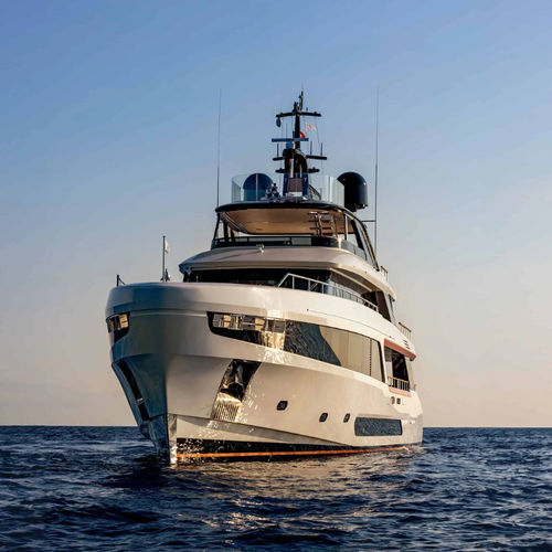 Superyacht für Kreuzfahrten - Motopanfilo 37M - Benetti - Raised Pilothouse / 5 Kabinen / 10 Kojen