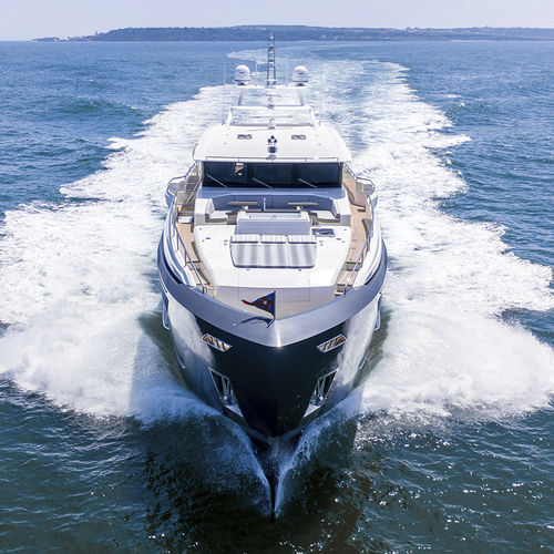 Motoryacht für Kreuzfahrten - FD110 Skyline - Horizon - Raised Pilothouse / 8 Kabinen / Verdränger Rumpf