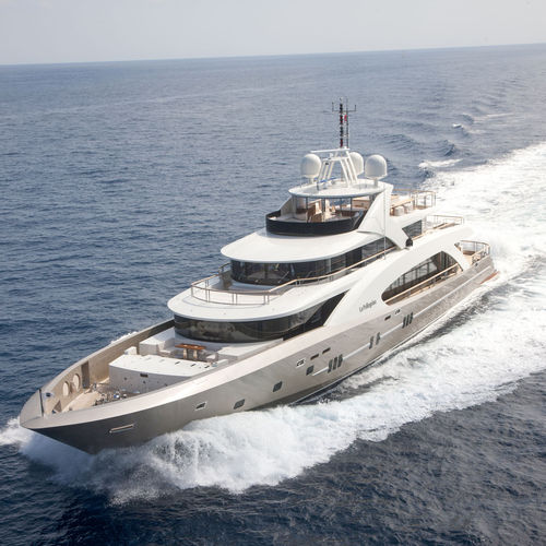 Megayacht für Kreuzfahrten - 5000 - Couach - Flybridge / 8 Kabinen / Gleiter