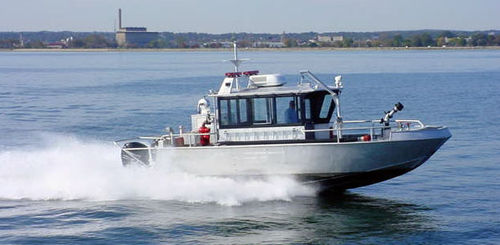 Feuerlöschboot-Berufsschiff - 9 M - Derecktor - Außenborder